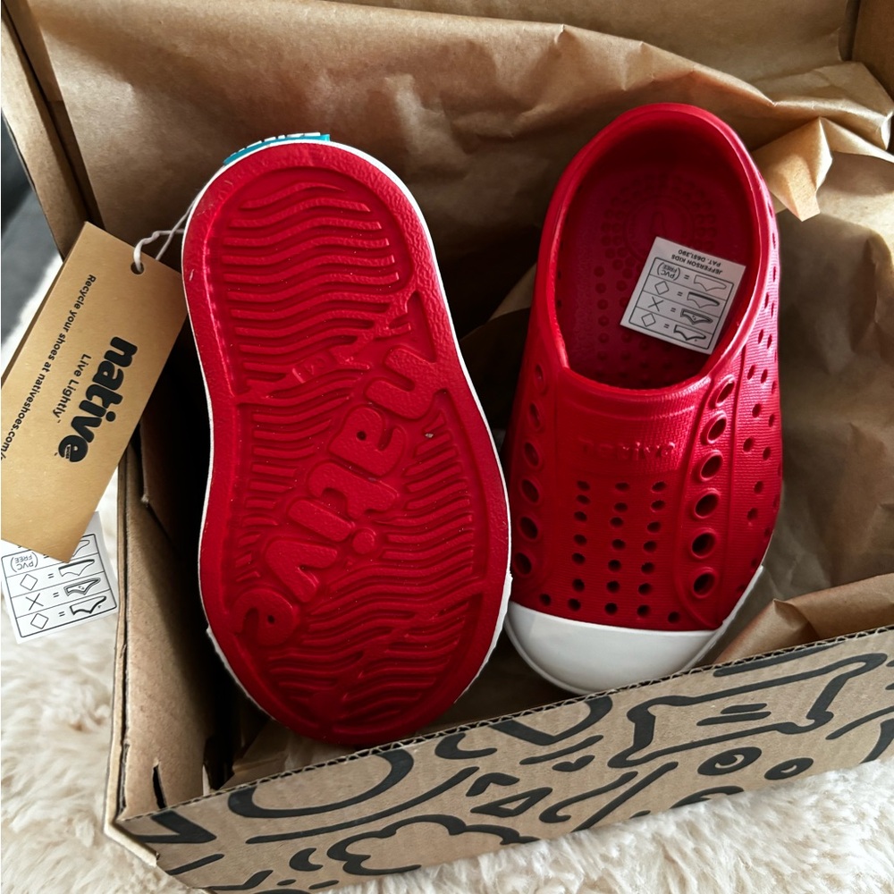 BNIB red Native toddler sandals C4